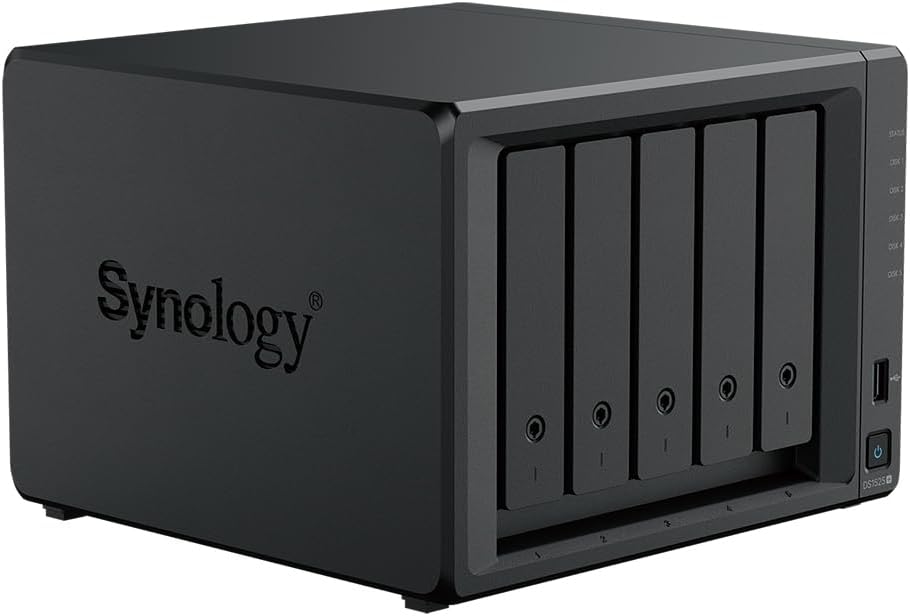 Synology Diskstation NAS DS1525+ 20TB (Synology HAT3300-4T) 5 Bay Plus Serie mit Ryzen R1600, 8GB Ra