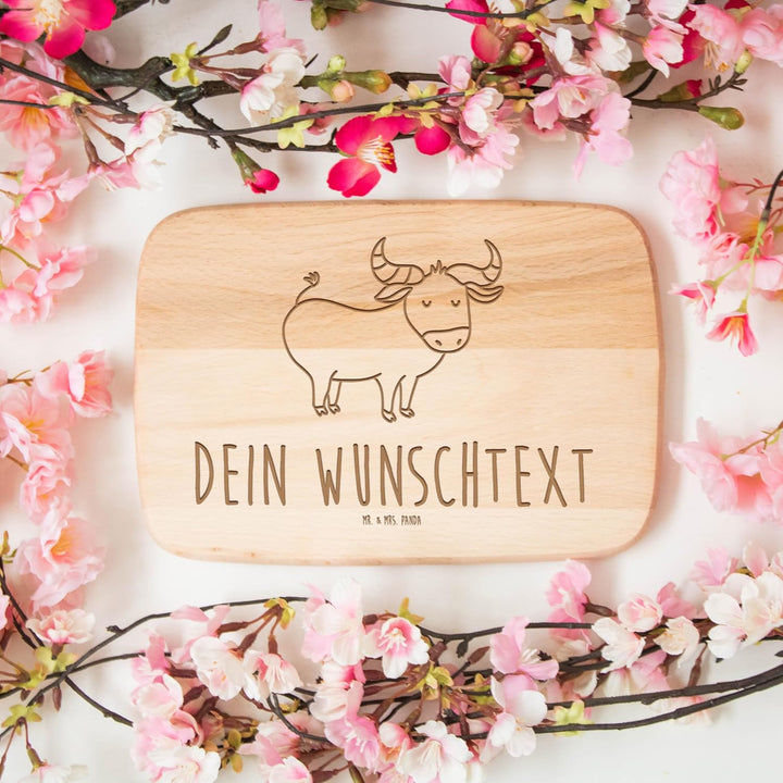 Mr. & Mrs. Panda Holzschneidebrett mit Gravur Sternzeichen Stier - Personalisierte Geschenke, Person