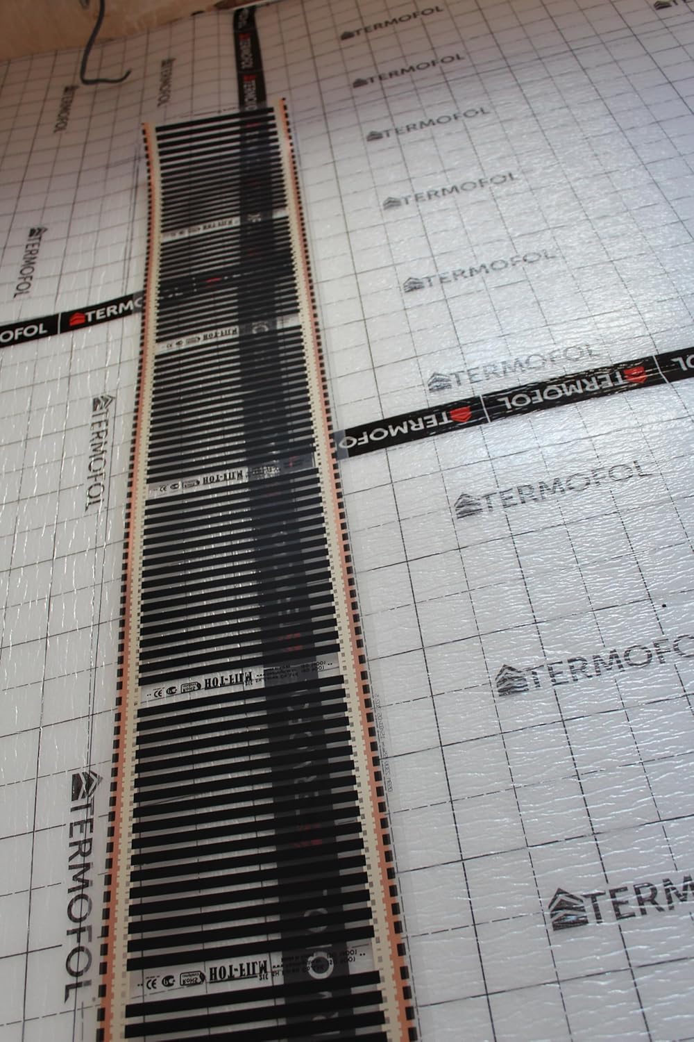 Termofol Professionelles Schaumisolierband 5cm x 60m Klebeband zum Verbinden von Isolierungen für Fu
