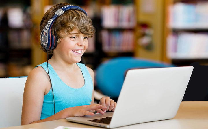 EKids Marvel Avengers Assemble Kids Friendly Kopfhörer Lautstärke reduziert mit Iron Man Hulk Captai