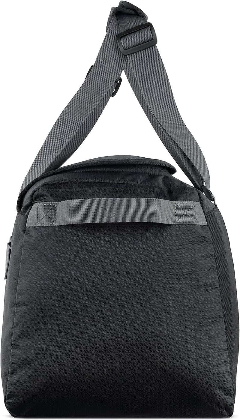 Chiemsee Jumper Sport- und Reisetasche “Free” - Weekender aus recyceltem PET in schwarz