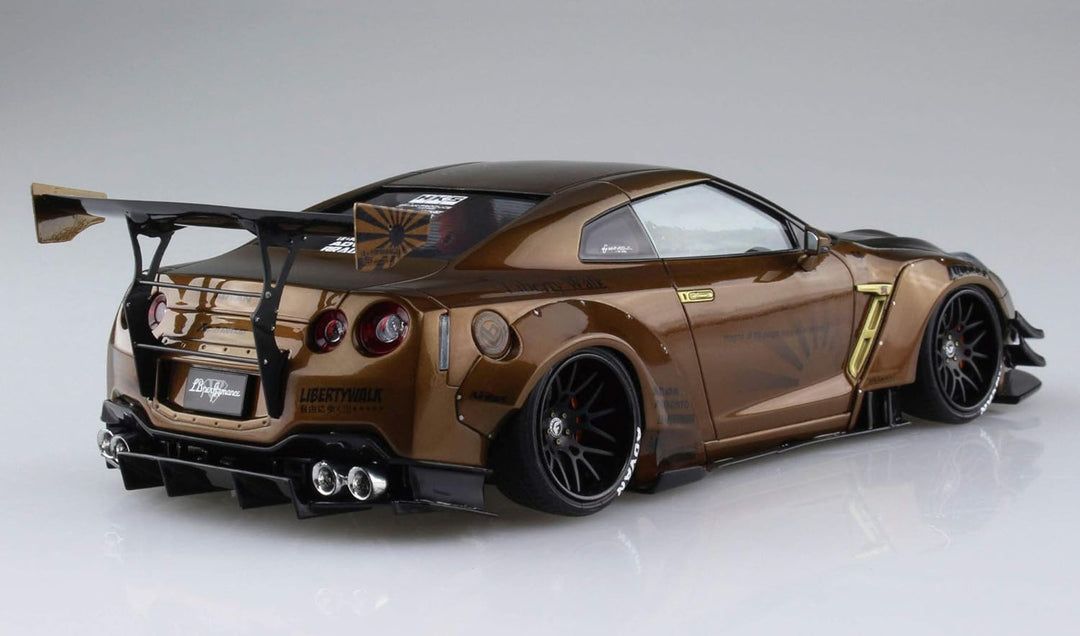 Aoshima Nissan GT-R R35 Type 2 Ver. 1 LB Works ADVAN 1:24 Model Kit Bausatz 055915