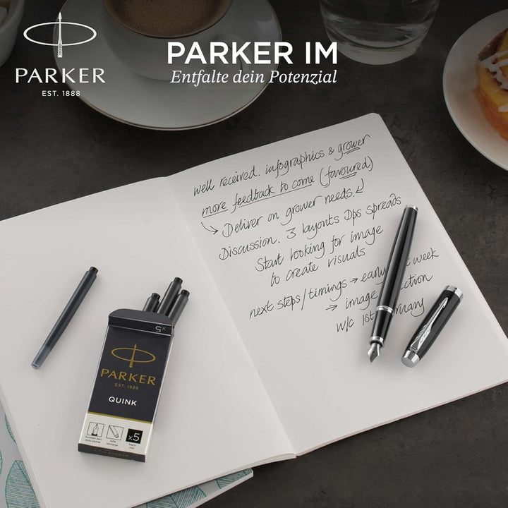 Parker IM Füller , schwarze Lackierung mit Chromzierteilen , Füllfederhalter mit mittlerer Feder , b