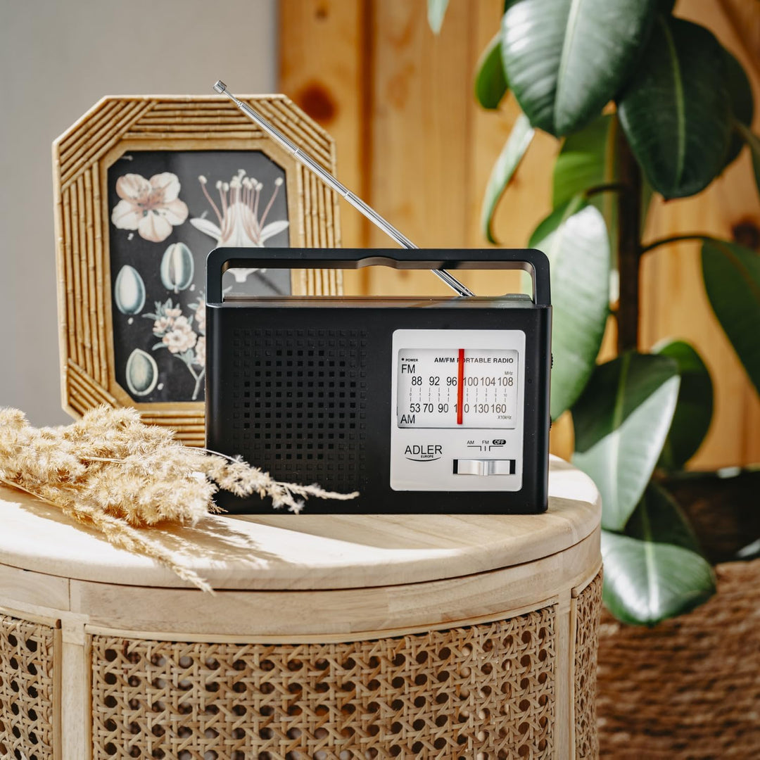 Adler Europe AD 1909 AM/FM-Radio | Tragbares Radio mit grossem Drehregler, Teleskopantenne und Klink
