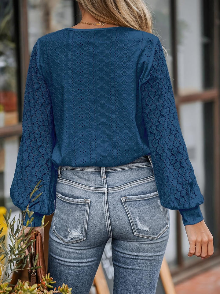 CUPSHE Damen Blusen mit V Ausschnitt, überbackener Spitze, Lange Spitzenärmel, gebänderte Manschette