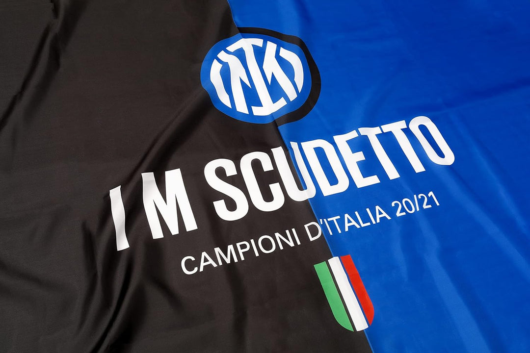 Inter Flagge I M Scudetto 20-21, Championi d'Italia, 100 x 140 cm, Unisex Erwachsene, Schwarz/Blau,