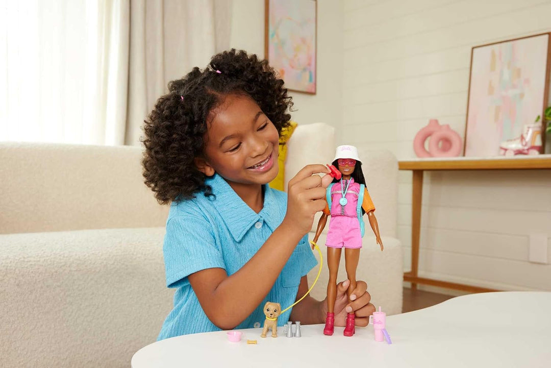 Barbie Outdoor-Abenteuer Modepuppe Brooklyn“ im Abenteueroutfit mit mehr als 10 Zubehörteilen zum Th