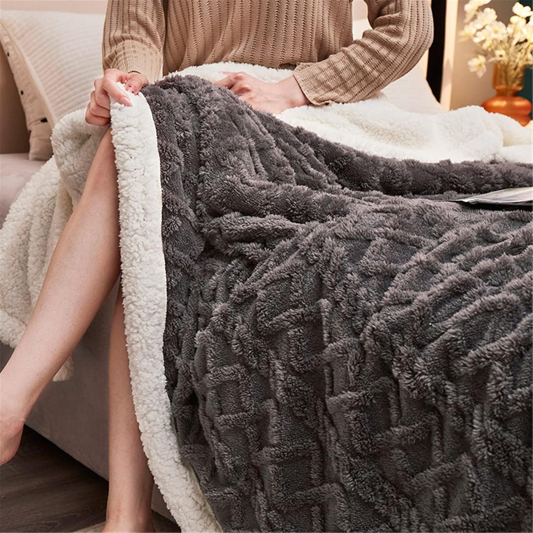 Flauschige Sherpa Kuscheldecke - hochwertige Schafdecke, super weiche Fleecedecke als Sofadecke, Tag