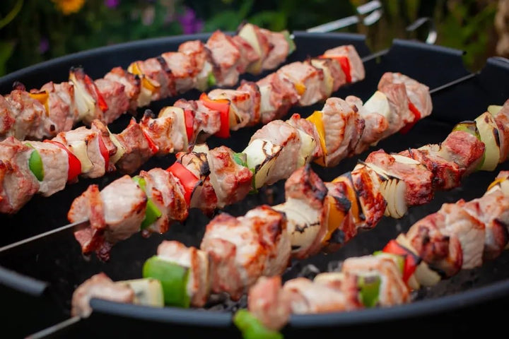 Profi BBQ Edelstahl Grillspiesse, Extra Breit: 1 cm und Extra Stark 2 mm Dicke (10 St, 50cm) Fleisch