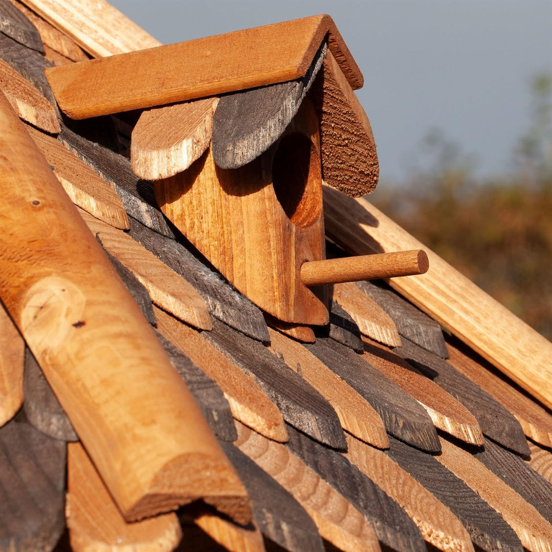 VOSS.garden Grosses Vogelhaus Herbstlaub, Imprägniertes Holz, 50cm Durchmesser Futterplatte, Mit Sit