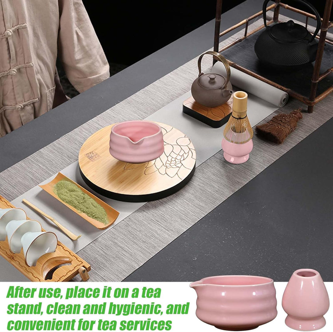 Japanische Matcha-Schale mit Ausgiesser, Traditionelle Chawan Teeschale mit Schneebesenablage aus Ke