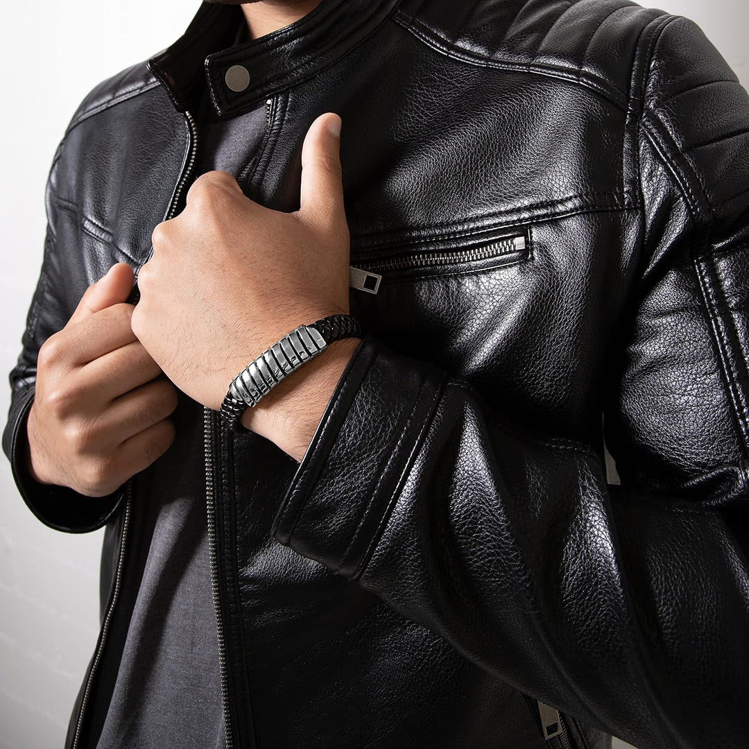 SERASAR Premium Lederarmband für Männer in Schwarz | Magnetverschluss aus Edelstahl in Schwarz, Silb