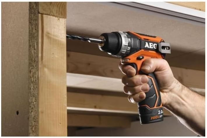 AEG 12 V Akku-Kompakt-Bohrschrauber, Drehmoment 34 Nm, inkl. 2x 2,0 Ah Akku und Ladegerät BS12C2LI-2