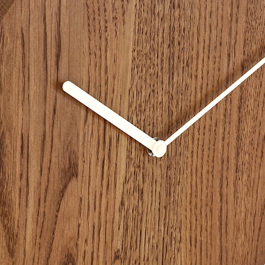 Natuhr Wanduhr Eiche dunkel geölt Eiche rustikal Holzuhr Solide Massivholz, geräuscharmes Uhrwerk, p