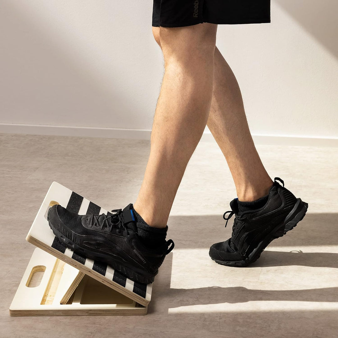 Navaris Wadendehner Slant Board aus Holz - Einstellbares & Rutschfestes Schrägbrett - Wadentrainer W