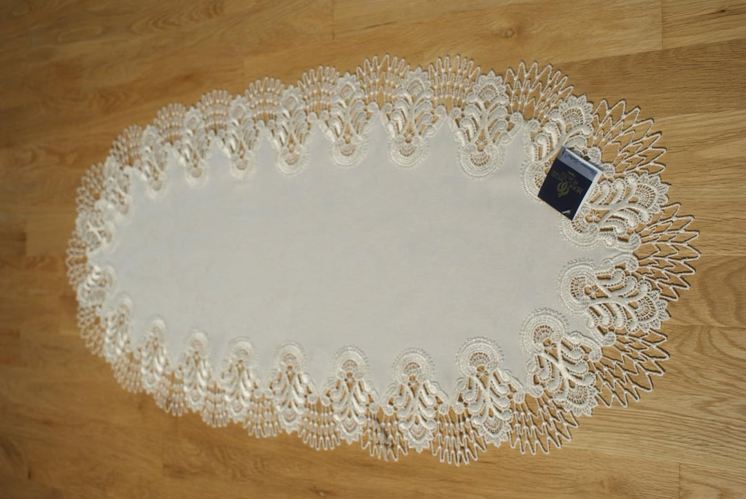Plauener Spitze by Modespitze 4048M02_14_5090 Tischdecke Oslo, Gre 50 x 90 cm, oval 50 cm x 90 cm ov