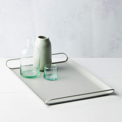 Point-Virgule Serviertablett aus Metall mit Handgriffe, Trendiger deko tablett für Küche, Salbeigrün