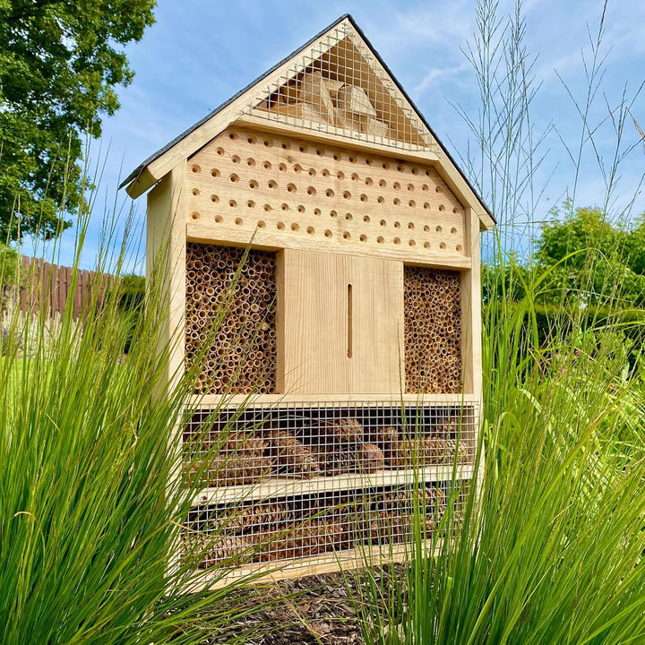 GARTENETAGE Insektenhotel XXL mit Schieferdach/Naturbelassenes, massives Insektenhaus & Bienenhotel/