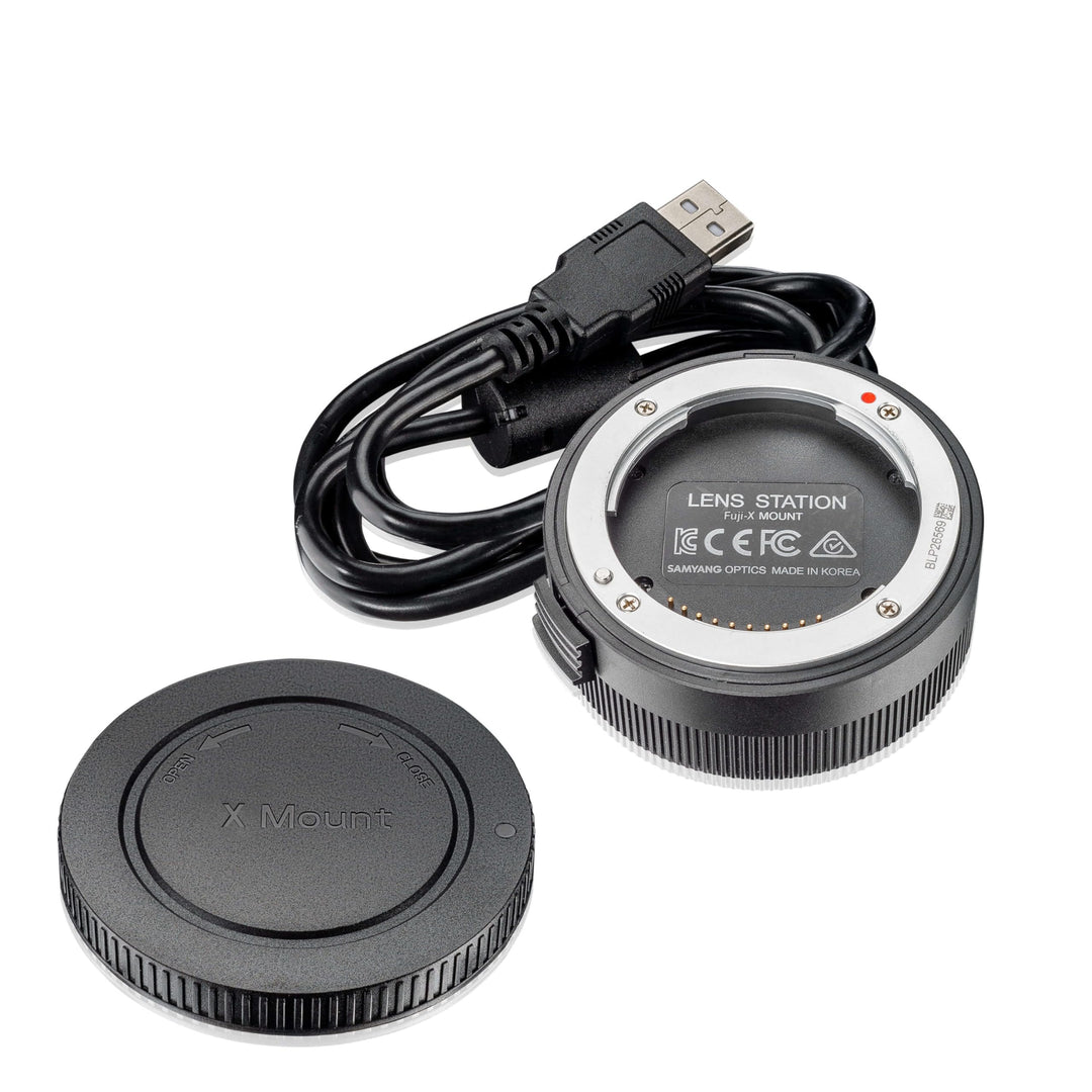 Samyang Lens Station für AF Fuji X Objektive, ermöglicht System Upgrade, kalibriert Blende und Fokus