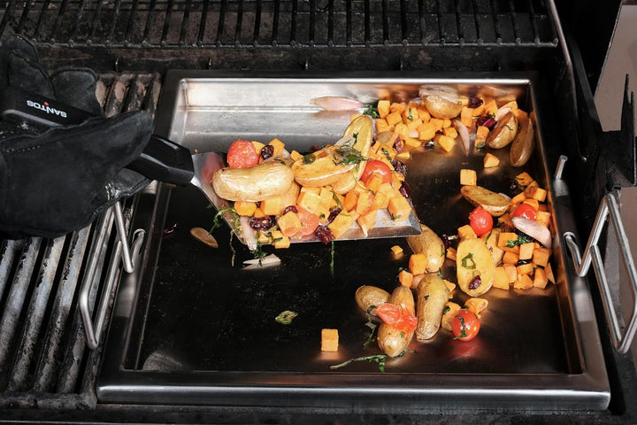 SANTOS Smash Burger Set mit Fleischpresse Schmelzglocken Spachtel Gusseisen Grillplatte BBQ Zubehör