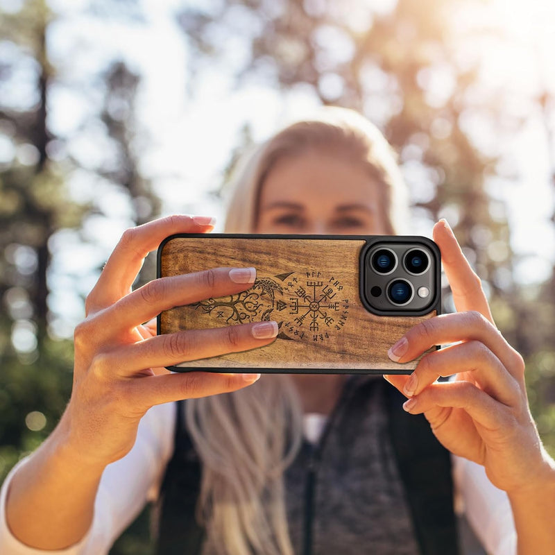 Carveit Holz Cover für iPhone 15 Pro Max hülle, Kompatibel mit Magsafe Silikon Stossfeste Cover, Mag