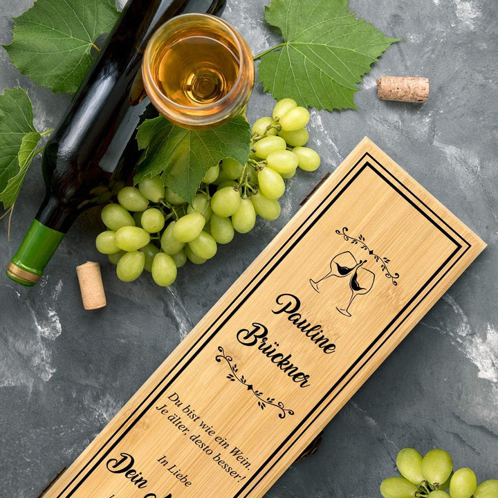 Maverton Weinbox für 0,7L Weinflasche - Wein Holzbox personalisiert + 4er Weinzubehör - Weinset Wein