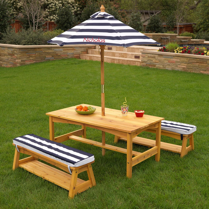 KidKraft Gartentisch mit Bank, Kissen und Sonnenschirm für Kinder, Outdoor Gartenmöbel aus Holz für