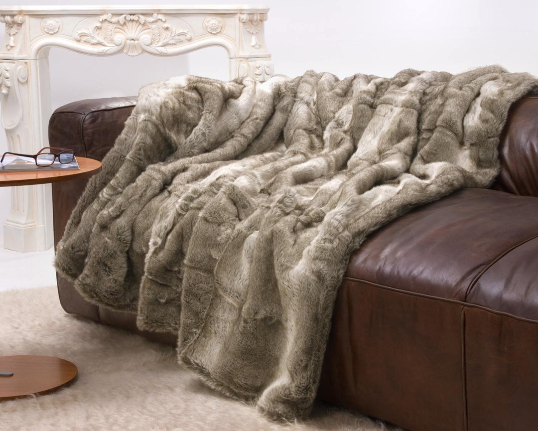 Wohnen & Accessoires GmbH & Co. KG Felldecke, Pelzplaid, Webpelzdecke Bär grau und beige Melange 150