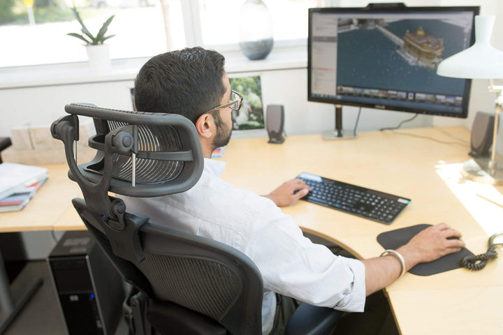 Engineered Now Die Originale Kopfstütze für den Herman Miller Aeron Stuhl H4 Carbon | Farben und Net
