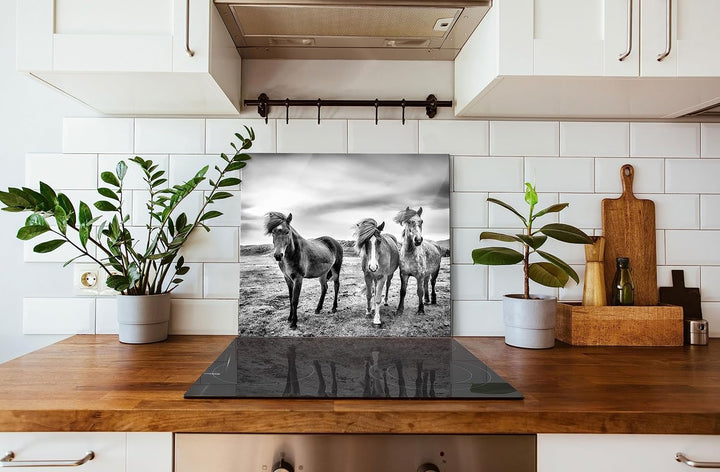 Drei wilde Islandpferde Herdabdeckplatte & Spritzschutz aus Echtglas | Für Herd-Kochfelder | 60x52 c