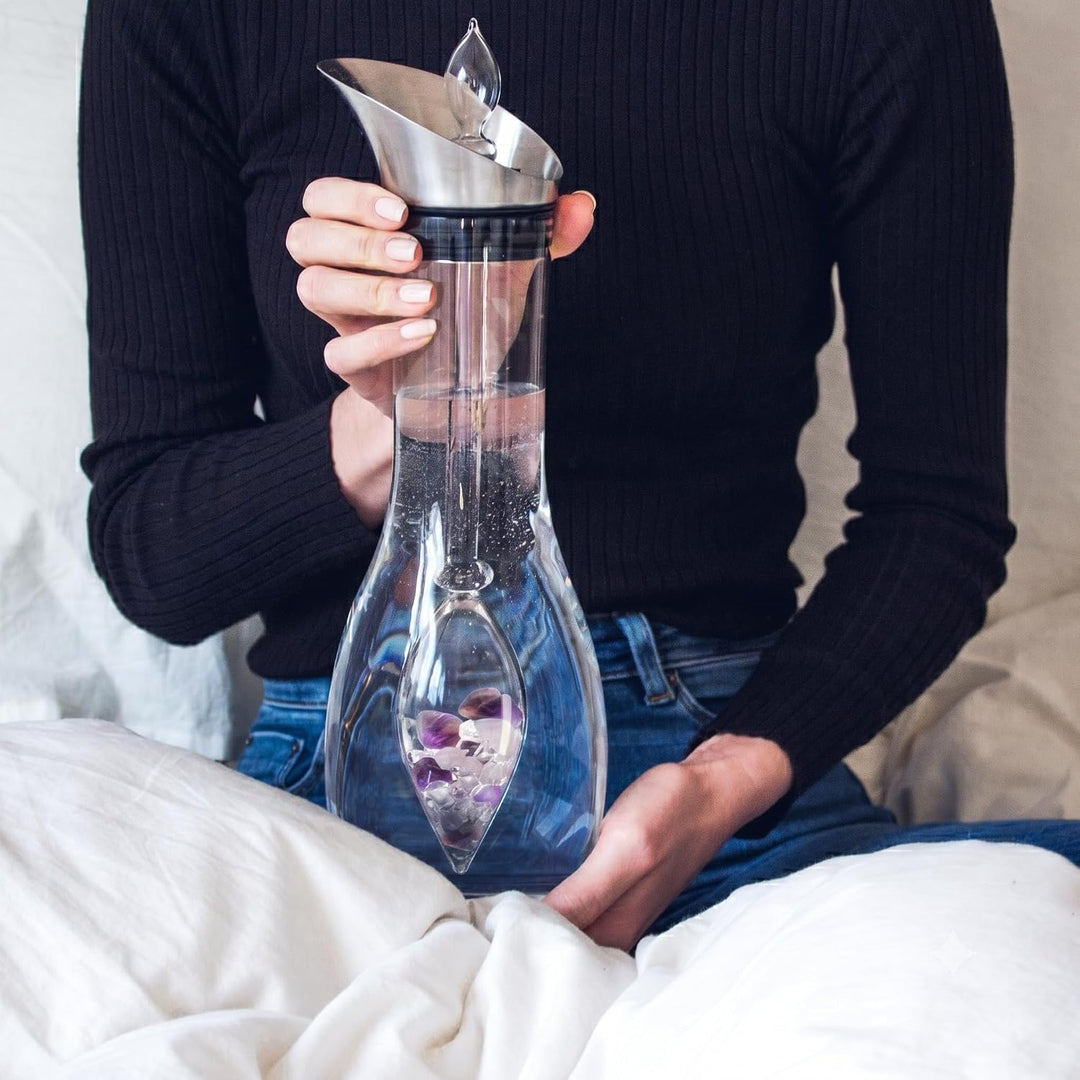 Vitajuwel Wellness Edelsteinwasserset für Zuhause (Karaffe Era & Phiole) mit Amethyst, Rosenquarz &