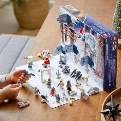 LEGO 75340 Star Wars Adventskalender 2022, 24 Weihnachtsspielzeuge, darunter Minifiguren Gonk Droid,
