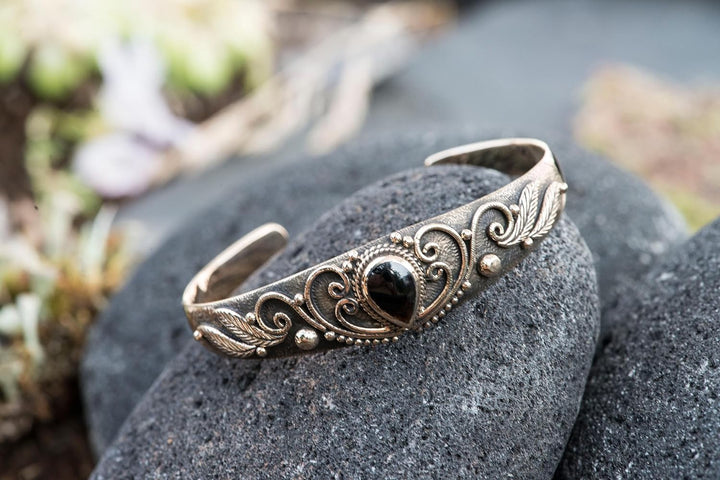 Windalf Mittelalter Bohemia Armreif ELANIA Ø 5.7 cm Onyx Elfenschmuck Armschmuck Hochwertige Bronze