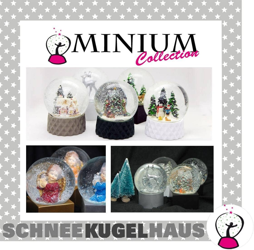 Schneekugel Christbaum schmücken * Familie schmückt Weihnachtsbaum * Sockel grün Kubisch, Pure-Line,