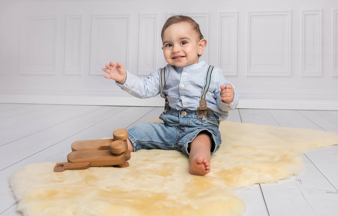 Hollert Baby Lammfell 120-130 cm Baby echtes Merino Schaffell Naturform waschbar superweich Premium