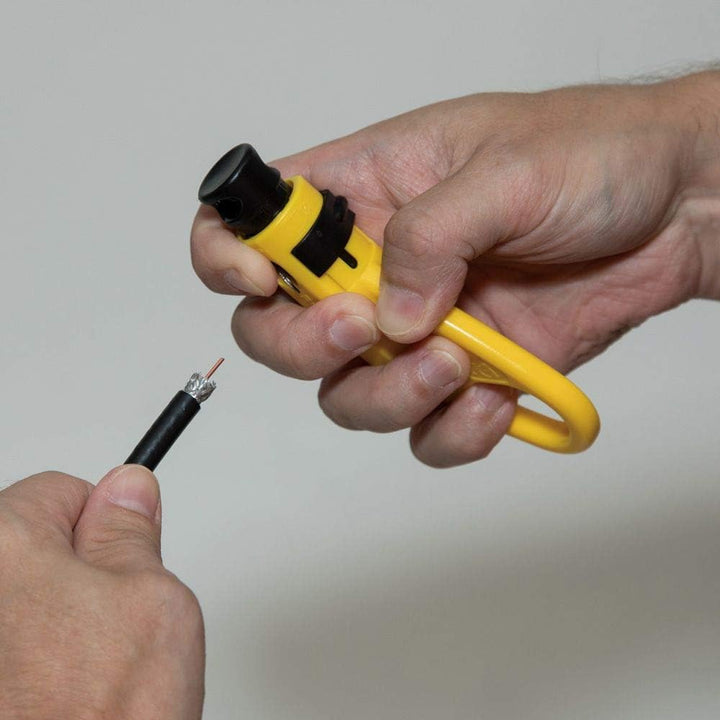 KLEIN TOOLS Abisolierwerkzeug für Koaxialkabel, 2 Stufen, radial Koax-Abisolierer RG59, RG6, RG6-QS,