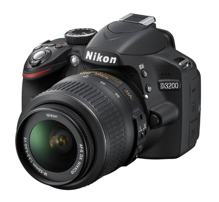 Nikon D3200 SLR-Digitalkamera (24 Megapixel, 7,4 cm (2,9 Zoll) Display, Live View, Full-HD) Kit inkl