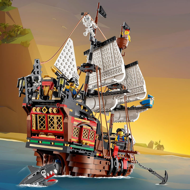 LEGO 31109 Creator 3-in-1 Piratenschiff, Taverne oder Totenkopfinsel Spielset