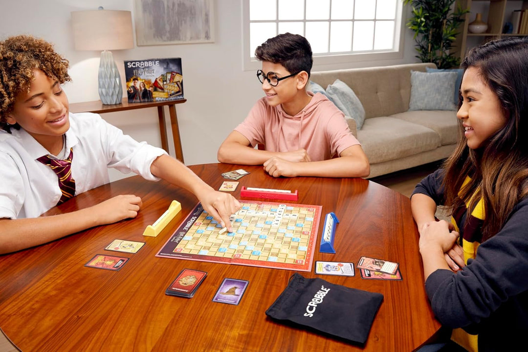 Mattel Games - Scrabble Harry Potter Wortspiel in deutscher Sprachversion, Brettspiel, Familienspiel