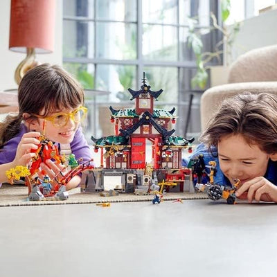LEGO 71767 NINJAGO Ninja-Dojotempel Meister des Spinjitzu, Gebäude-Set mit Lloyd, Kai und Schlangen-