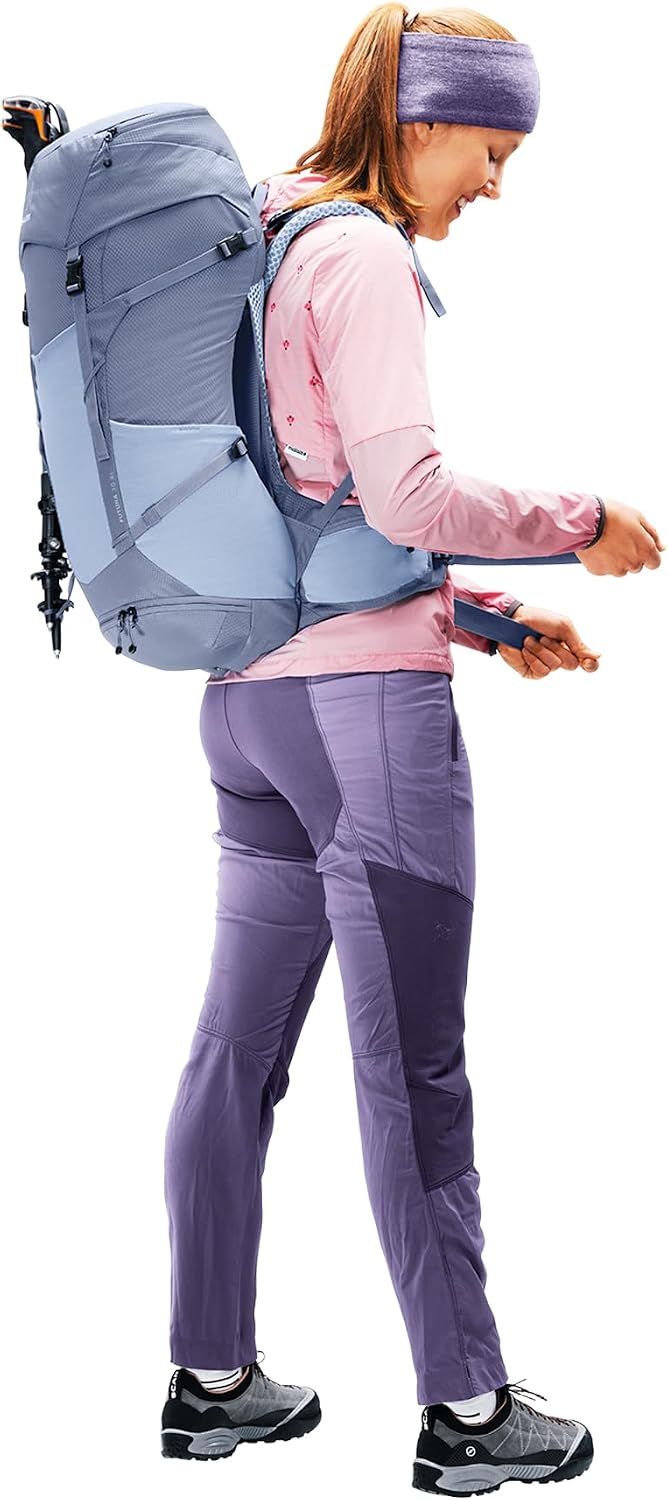 deuter Futura 30 SL Damen Wanderrucksack mit Netzrücken &amp; Regenhülle 30 L (63 x 30 x 20 cm) Polar-bl