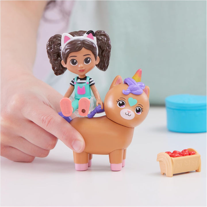 DREAMWORKS GABBY'S DOLLHOUSE - Cat-tivity Set – Kittycorn Pferd - Set mit Gabby und Kico dem Regenbo