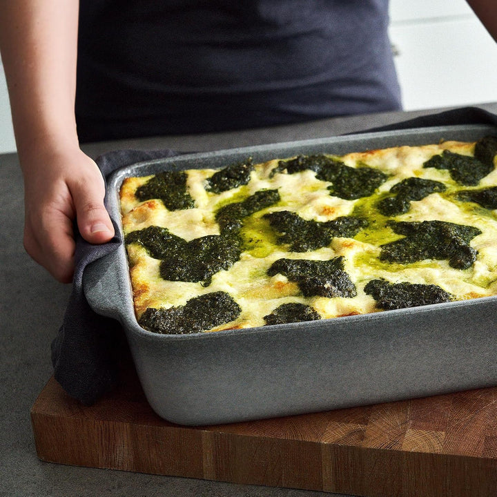 SPRINGLANE Keramik Auflaufform Misty Cliff 36 x 26 cm, Steingut Backform für Lasagne, Quiche oder Ti