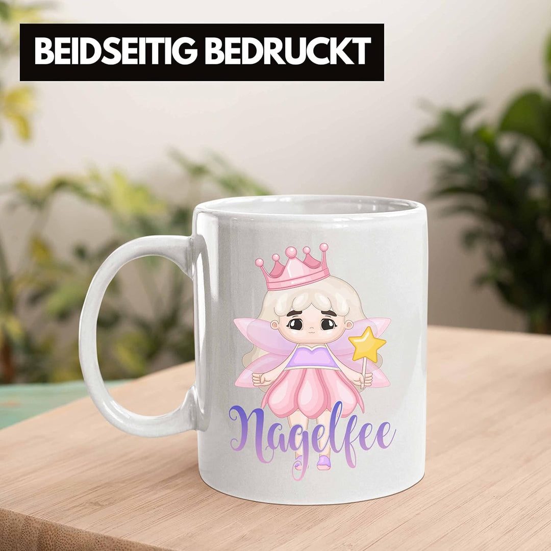 Trendation - Nagel-Fee Tasse Geschenk Nagelstudio Mitarbeiterin Gel-Nägel Spruch Süsse Grafik (Weiss