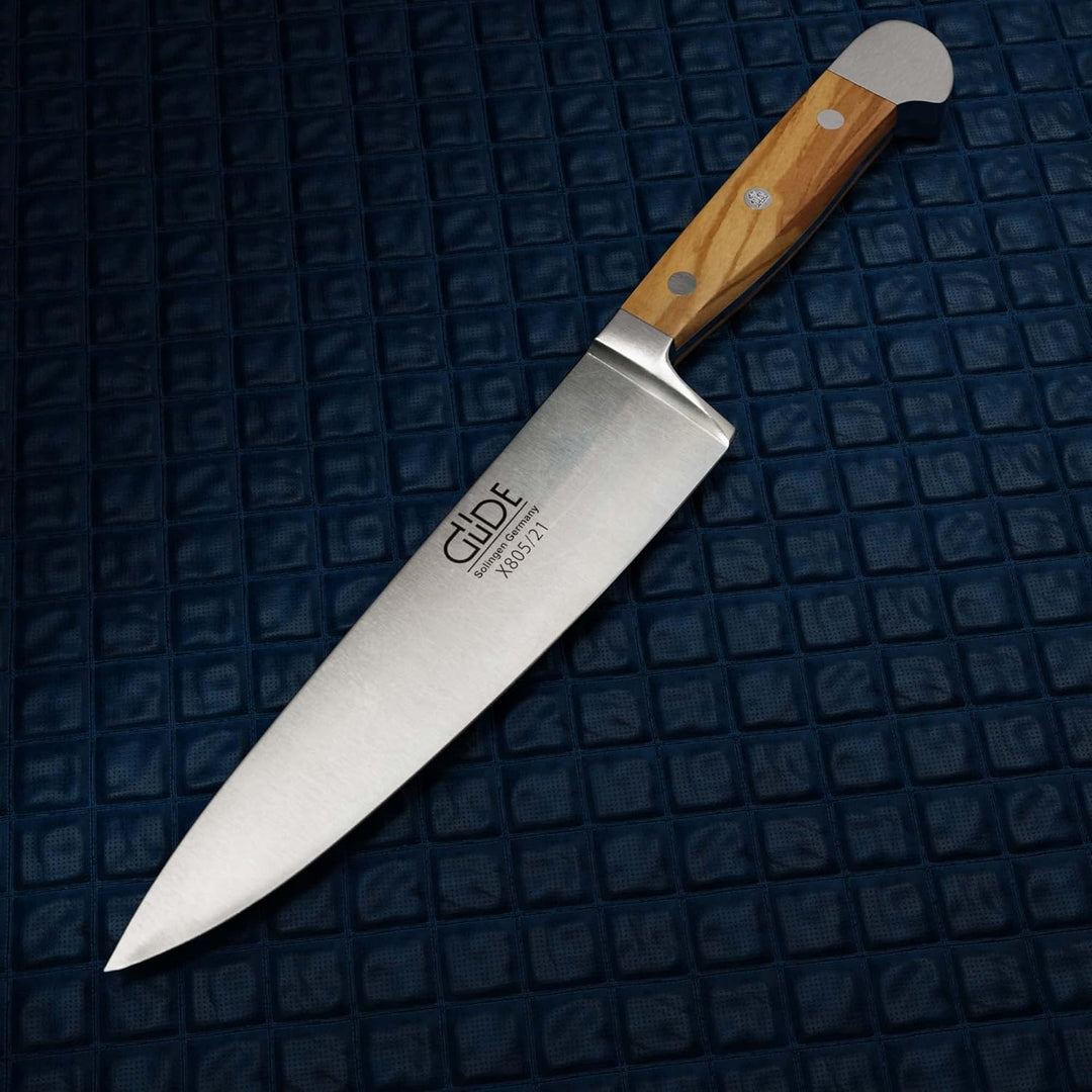 GÜDE Solingen - Kochmesser geschmiedet, 21 cm, Olivenholz, ALPHA OLIVE, Küchenmesser, Doppelkropf, H