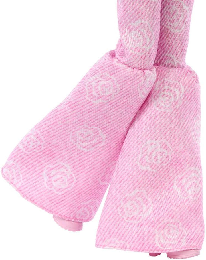Barbie Deluxe Style-Puppe Nr. 12 in rosa bauchfreiem Denim-Oberteil mit passenden ausgestellten Jean