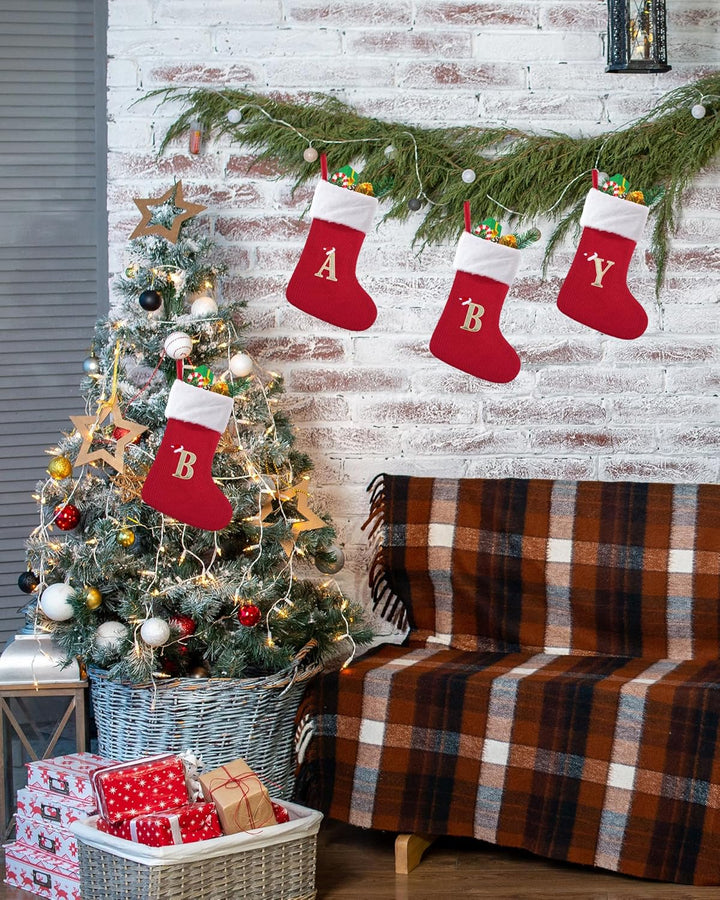 Mittelgrosse Weihnachtsstrümpfe, personalisierte Strickwarenstrümpfe mit Buchstaben, hängende Weihna