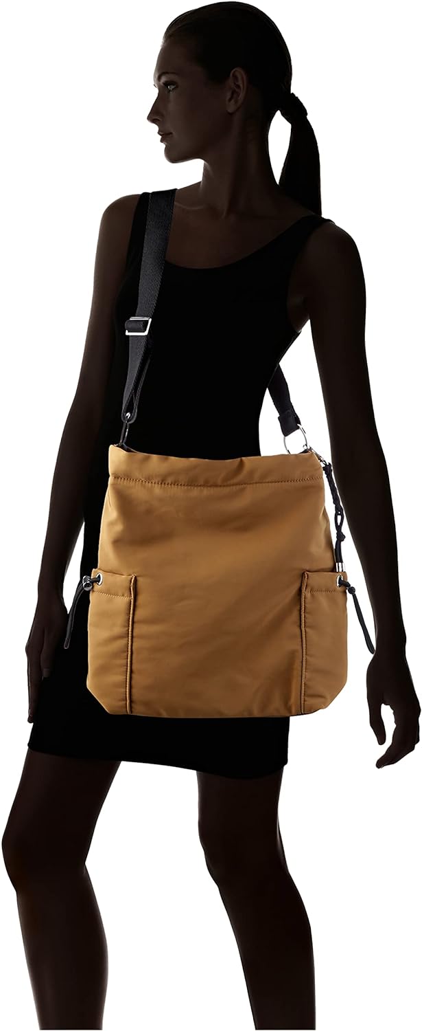 s.Oliver (Bags) Damen 201.10.110.25.300.2109031 Schultertasche, 8469