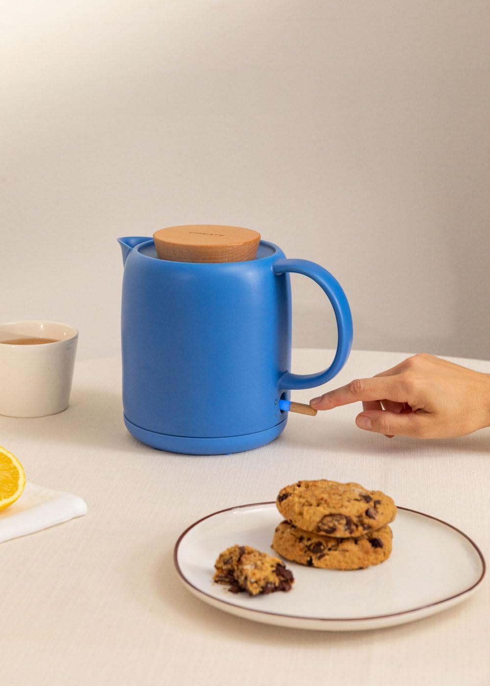 CREATE/KETTLE CERAMIC/Keramischer Wasserkocher Strong Blue/Keramikgehäuse, Aufheizen in 5 Minuten, 1