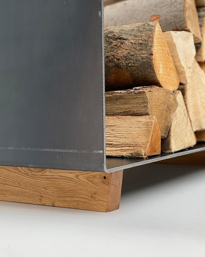 Design Kaminholz Aufbewahrung aus Schwarzstahl (60 x 34 x 47 cm) – handgefertigter Kaminholzkorb mit